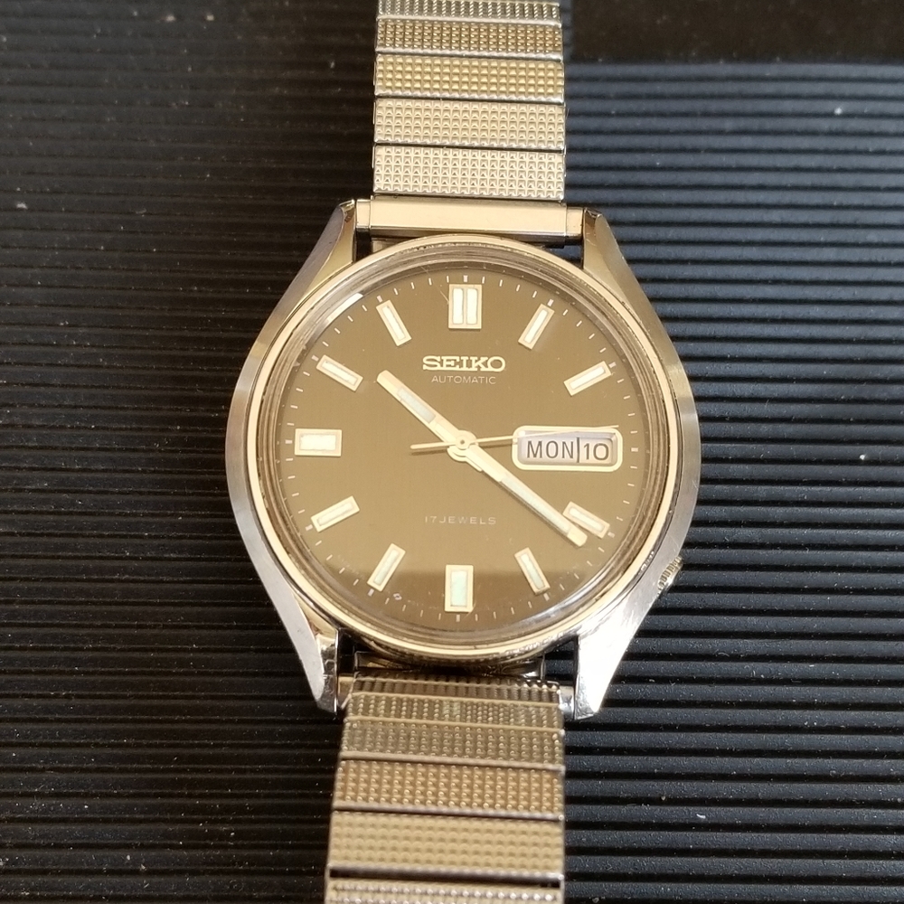 Vintage Cool Seiko Automatic 17 Jewels 6309 8239 A2 Men's Day Date Watch